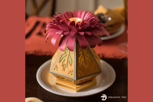 Mum Luminary: A 3D SVG Centerpiece for Warm, Elegant Branding